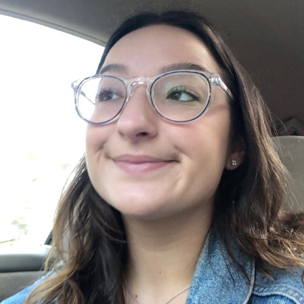 Meet your Posher, Adriana